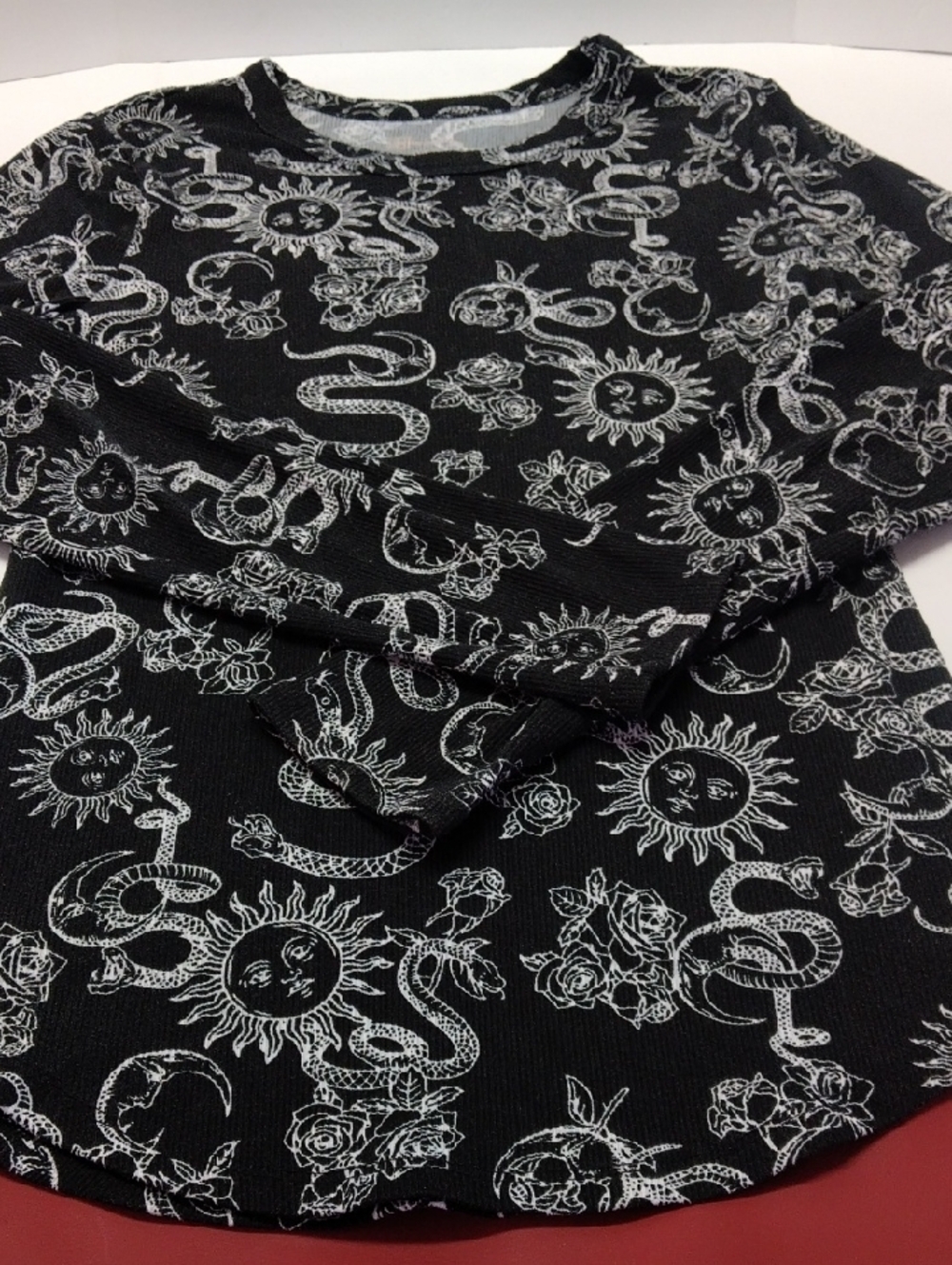 No Boundaries Black Sun, Snake & Rose Ribbed Long Sleeve Top & 2 Others - Picture 3 of 9